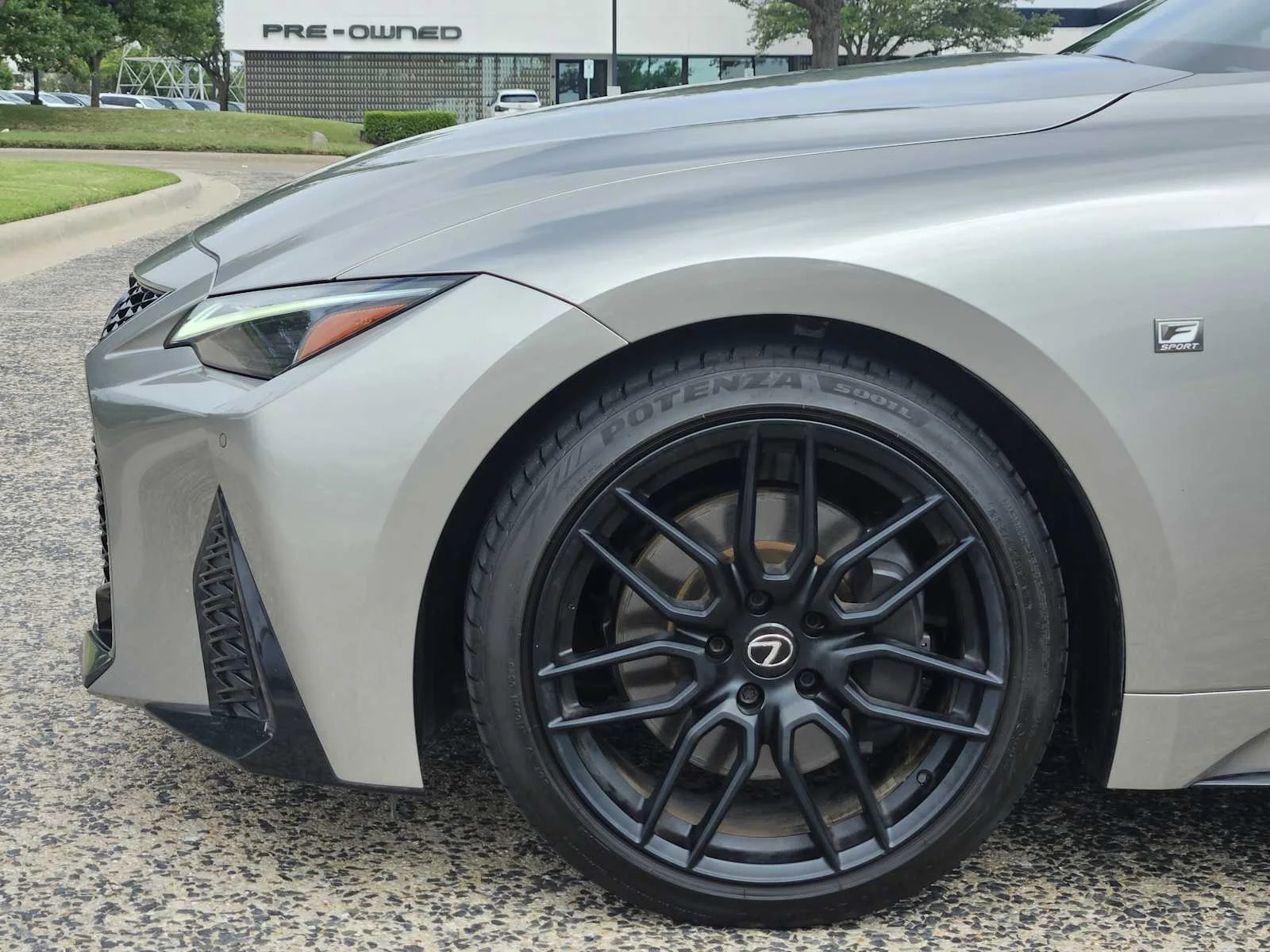 Used 2023 Atomic Silver Lexus F SPORT image 5