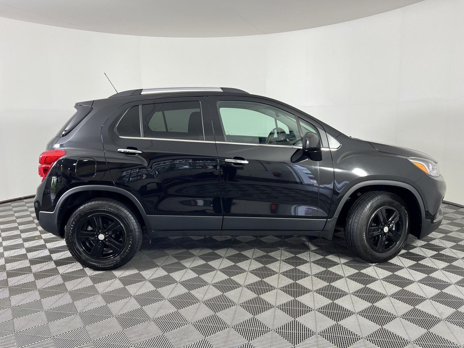 Used 2019 Black Metallic Chevrolet LT image 4