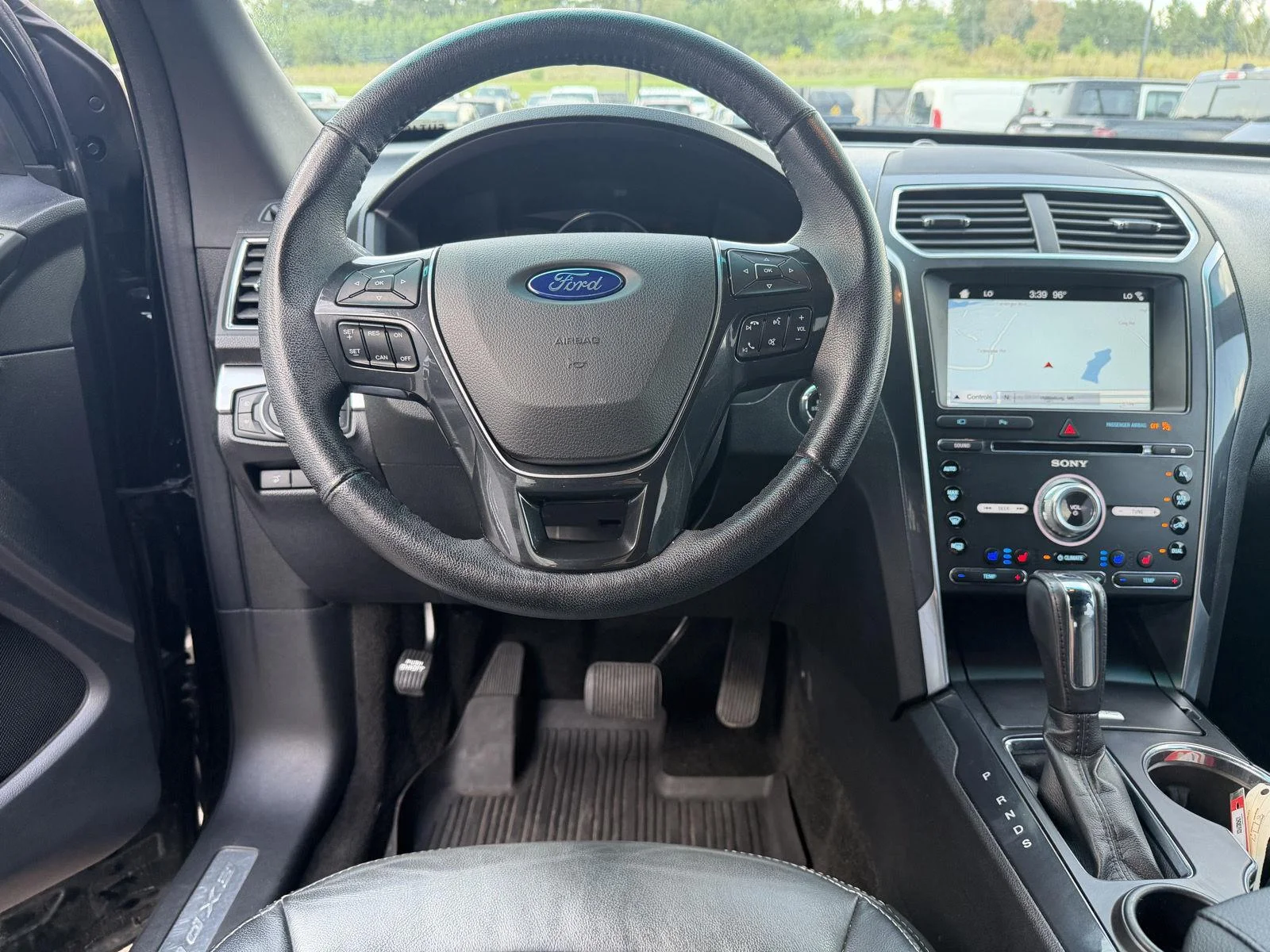 Used 2017 Shadow Black Ford Limited image 8