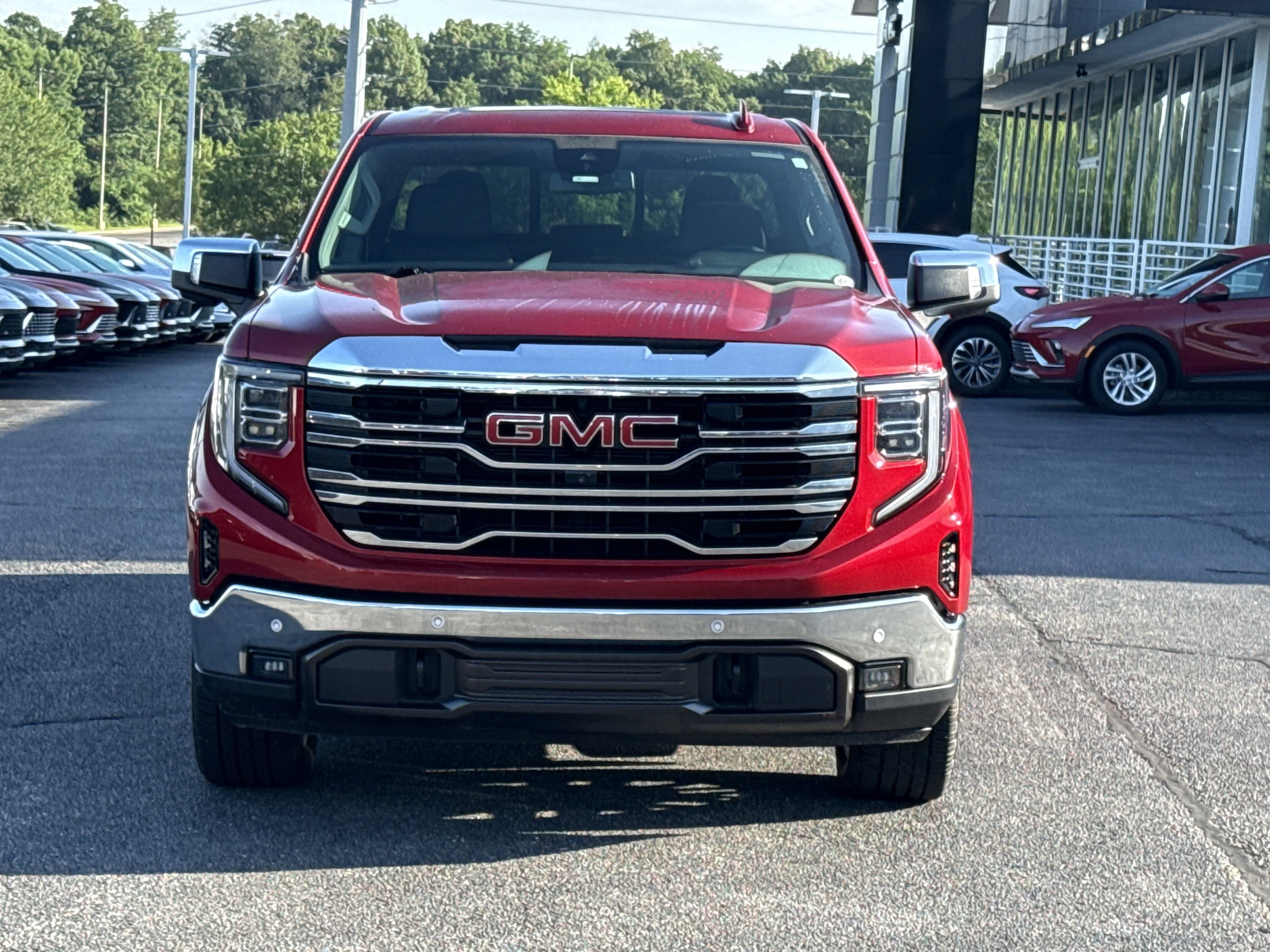 Used 2024 Volcanic Red Tintcoat GMC SLT 4WD image 14