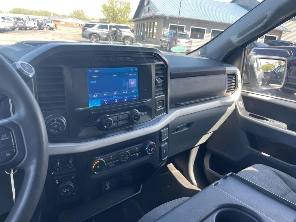 Used 2022 Silver Ford XLT image 23