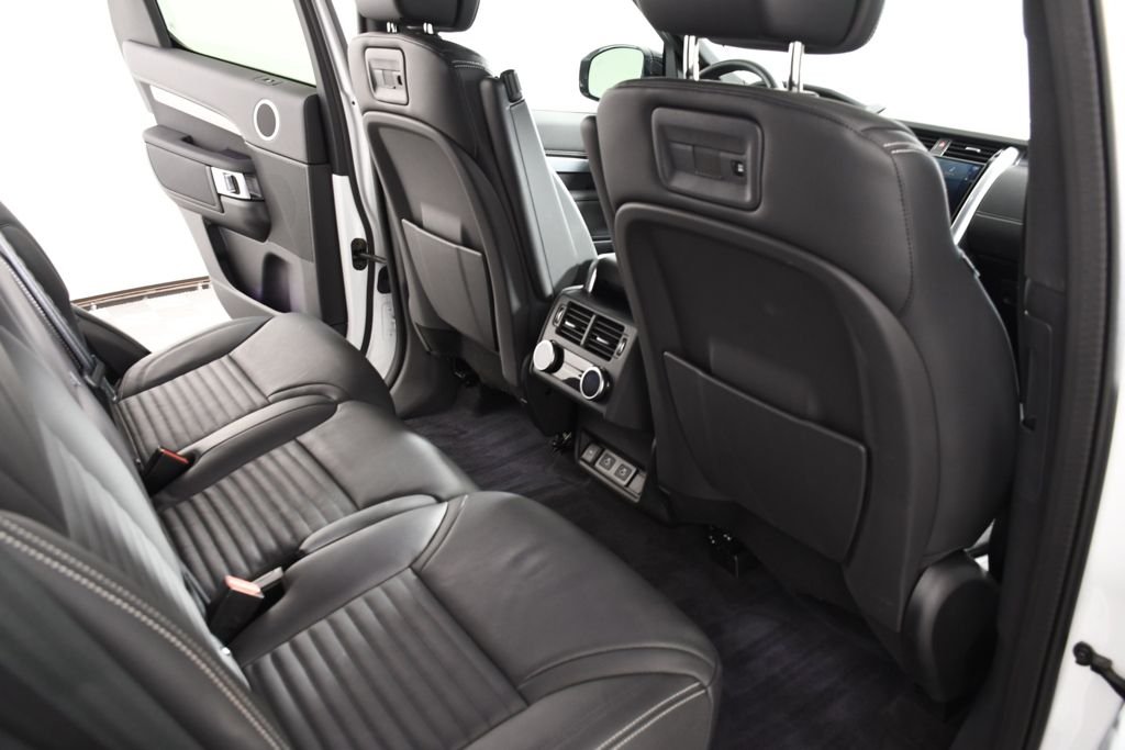 Certified Used 2025 Fuji White Land Rover Dynamic SE image 22