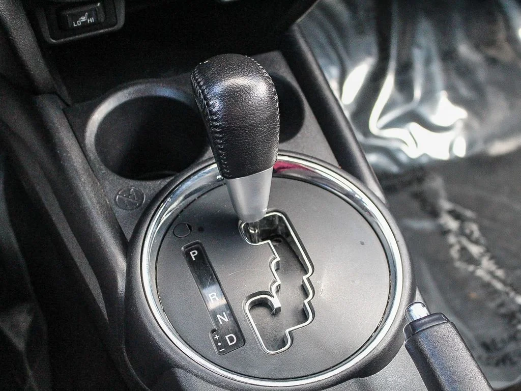Used 2017  Mitsubishi SEL image 24