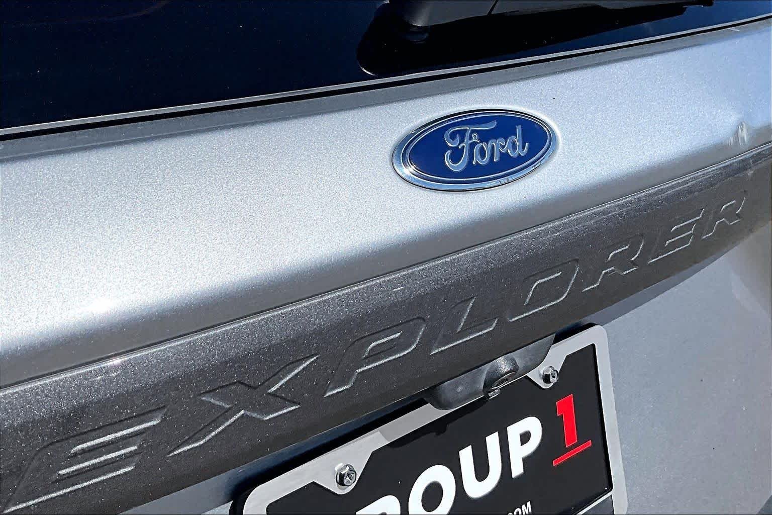 Used 2022 Iconic Silver Ford XLT image 10