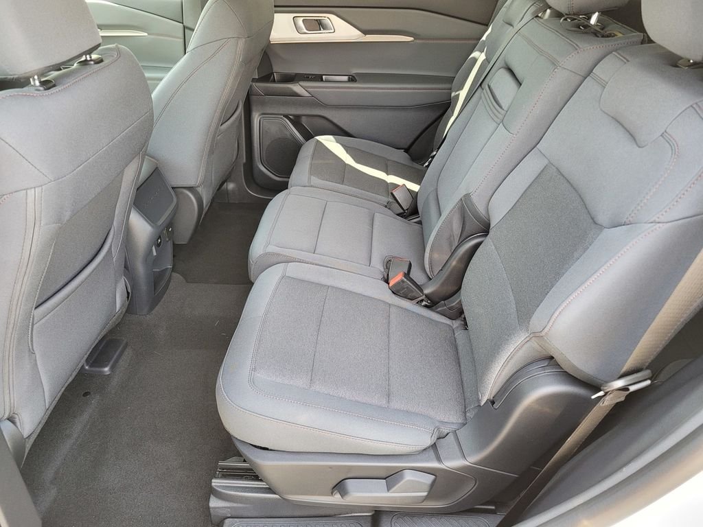 New 2026 Star White Metallic Tri-Coat Ford Active image 6