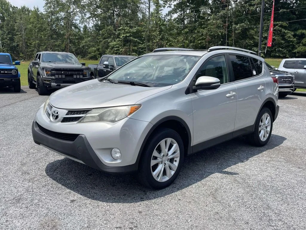 Used 2015 Classic Silver Metallic Toyota Limited image 5