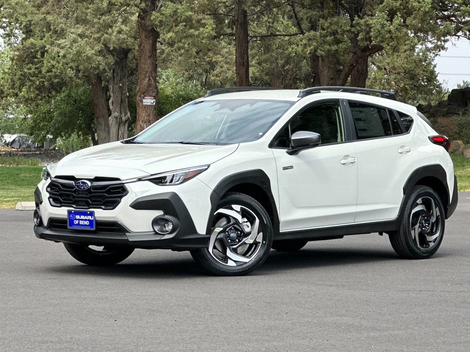 New 2026 CRYSTAL WHITE PEARL Subaru Limited Hybrid image 2