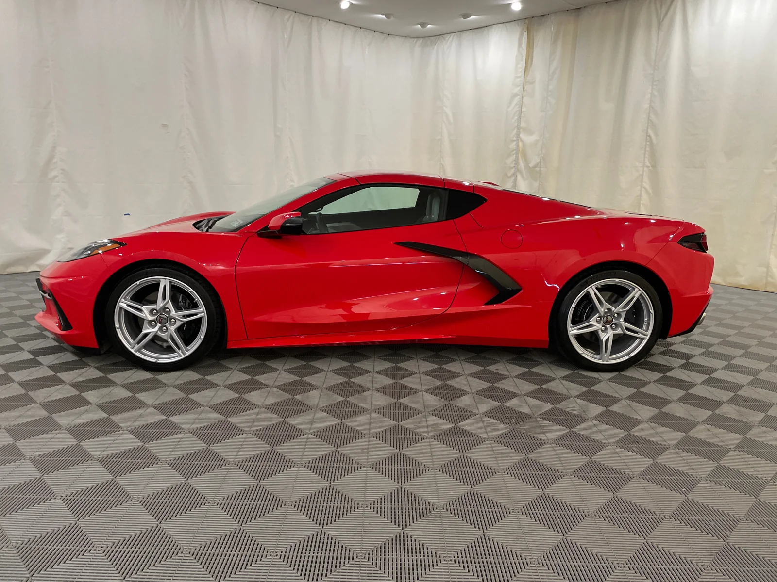 Used 2020 Torch Red Chevrolet 2LT image 9