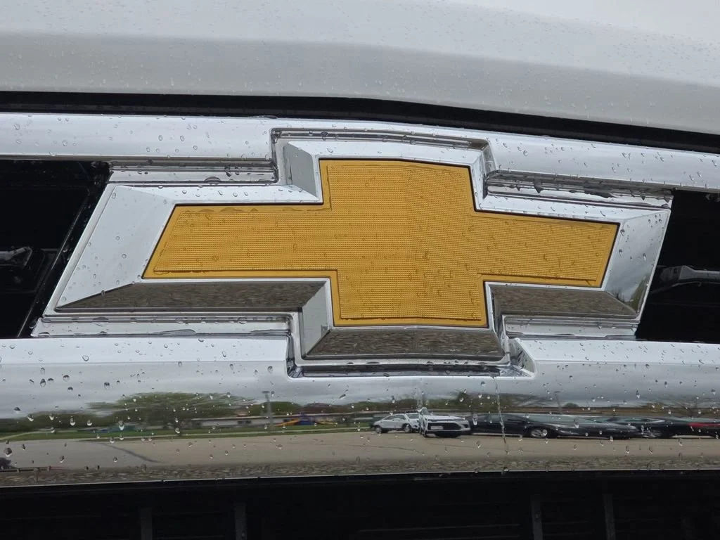 Used 2023 Summit White Chevrolet LT image 32