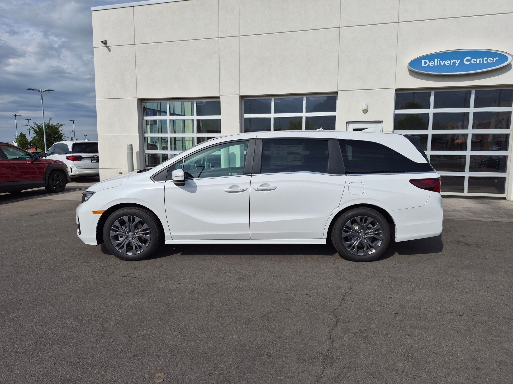 New 2026 Platinum White Pearl Honda Touring image 7