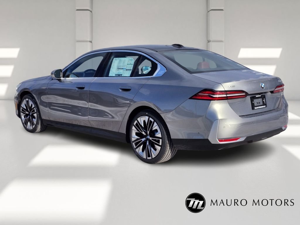Used 2026 Gray BMW 530i xDrive image 5