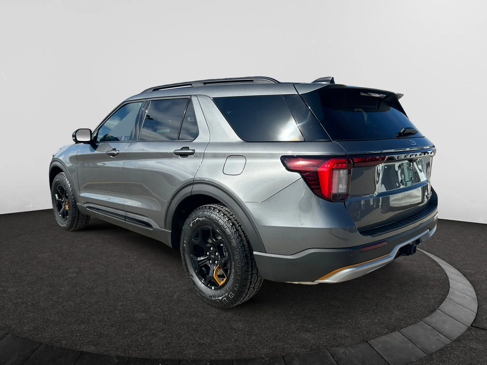 New 2026 Carbonized Grey Metallic Ford Tremor image 3