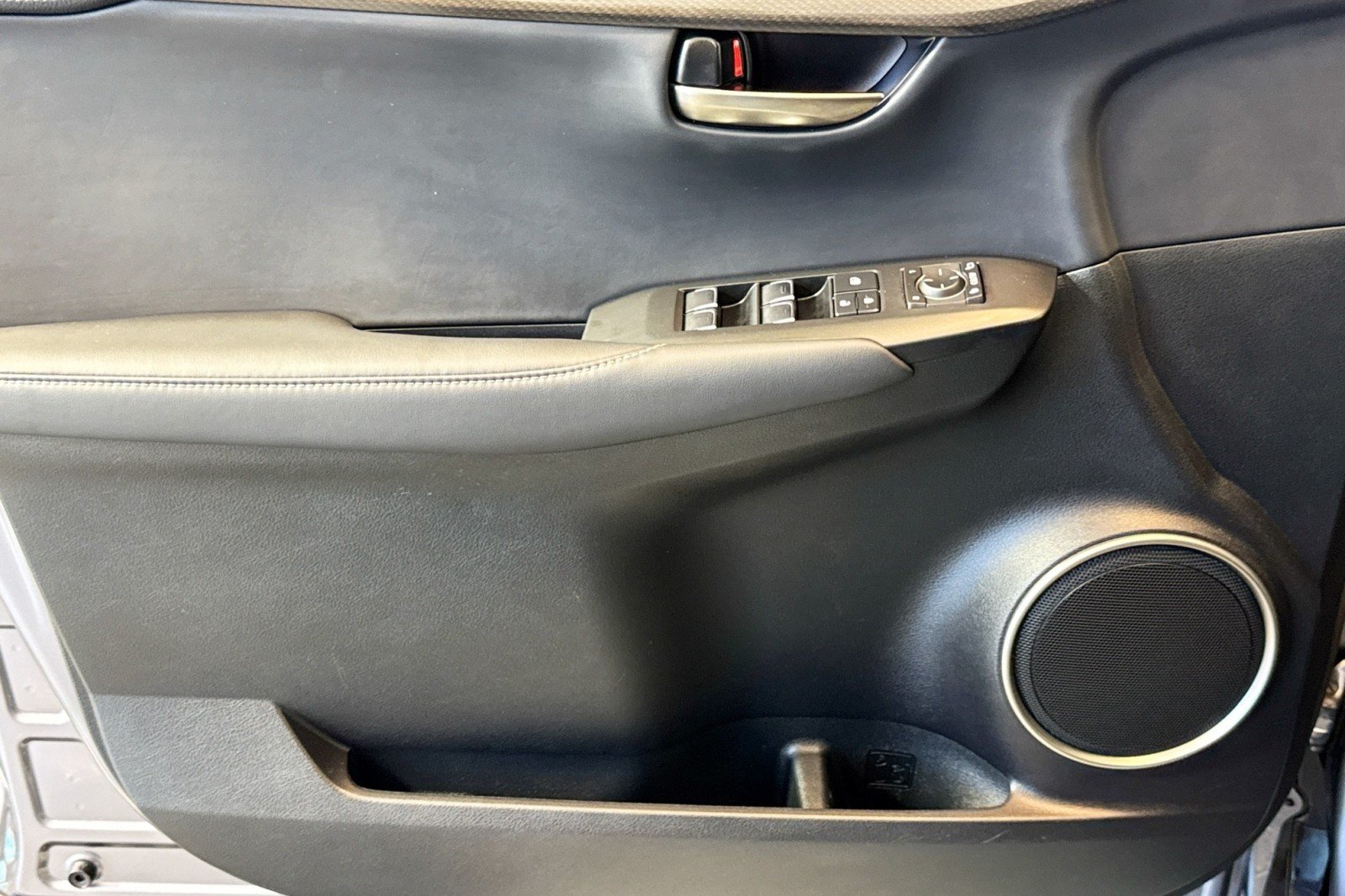 Used 2019 SILVER Lexus NX 300 FWD image 17
