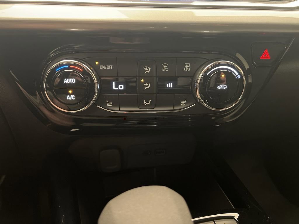 2026 Chevrolet Trax LT - Photo 18
