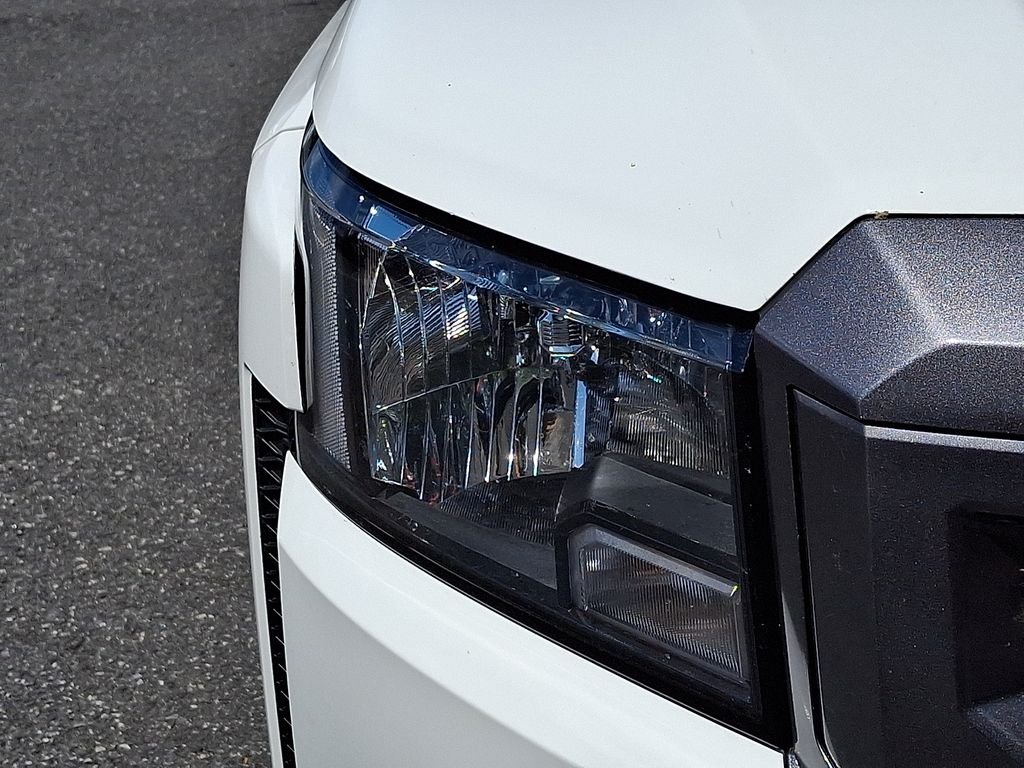 Used 2025 White Nissan SV image 9
