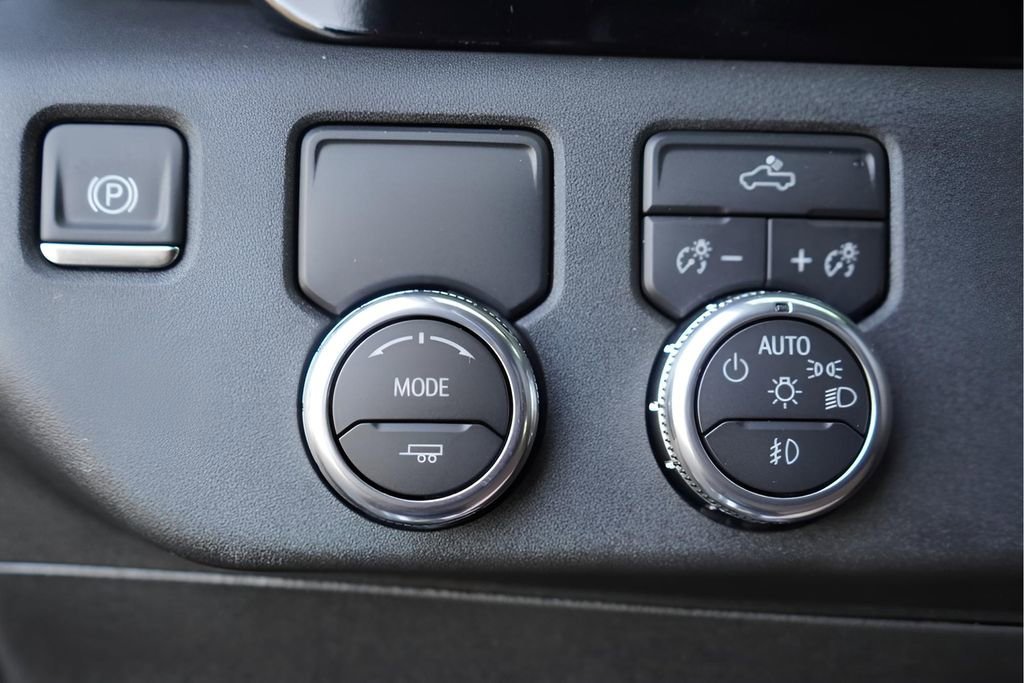 New 2026 Sterling Metallic GMC Elevation image 17