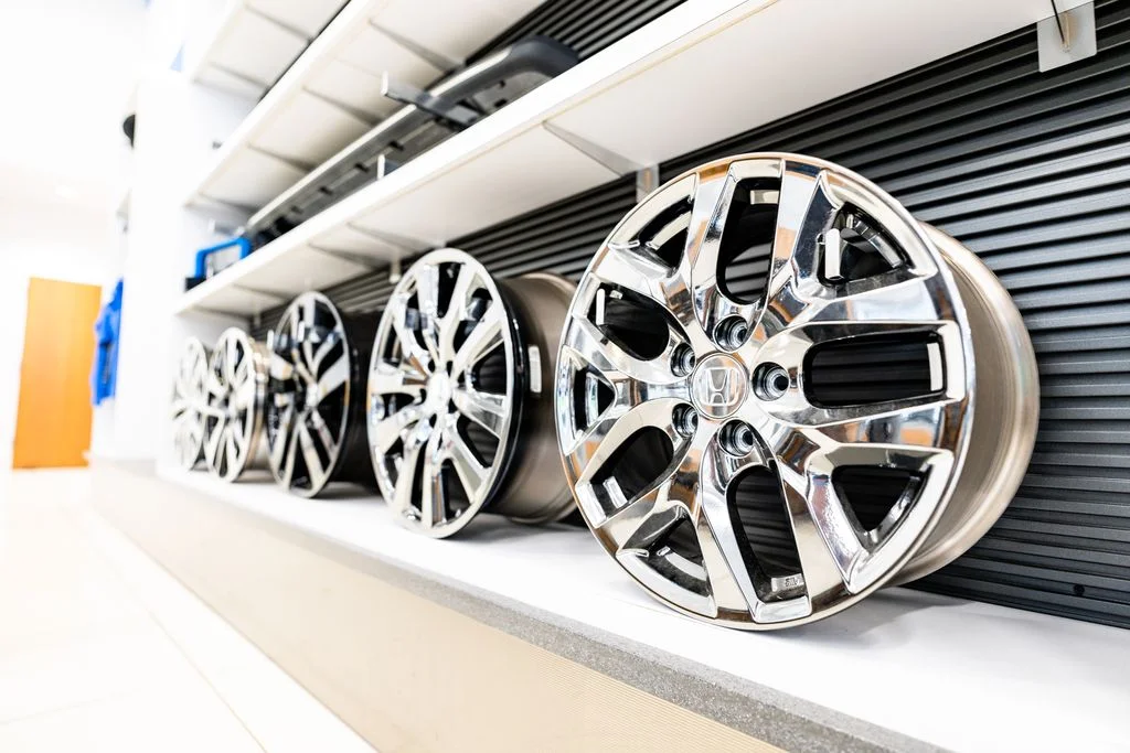Used 2017 White Honda EX-L image 11