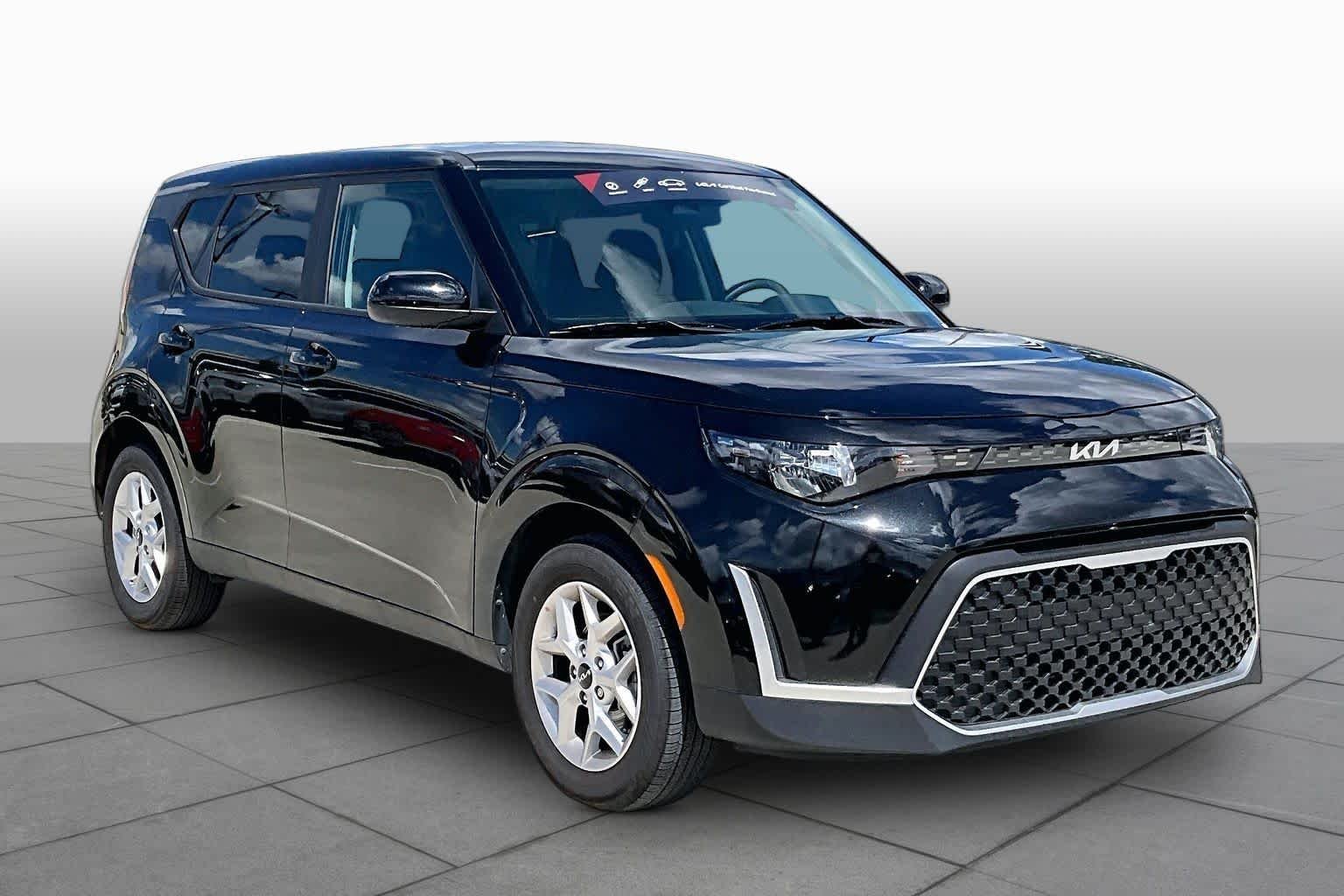 Certified Used 2025 Fusion Black Kia LX image 3