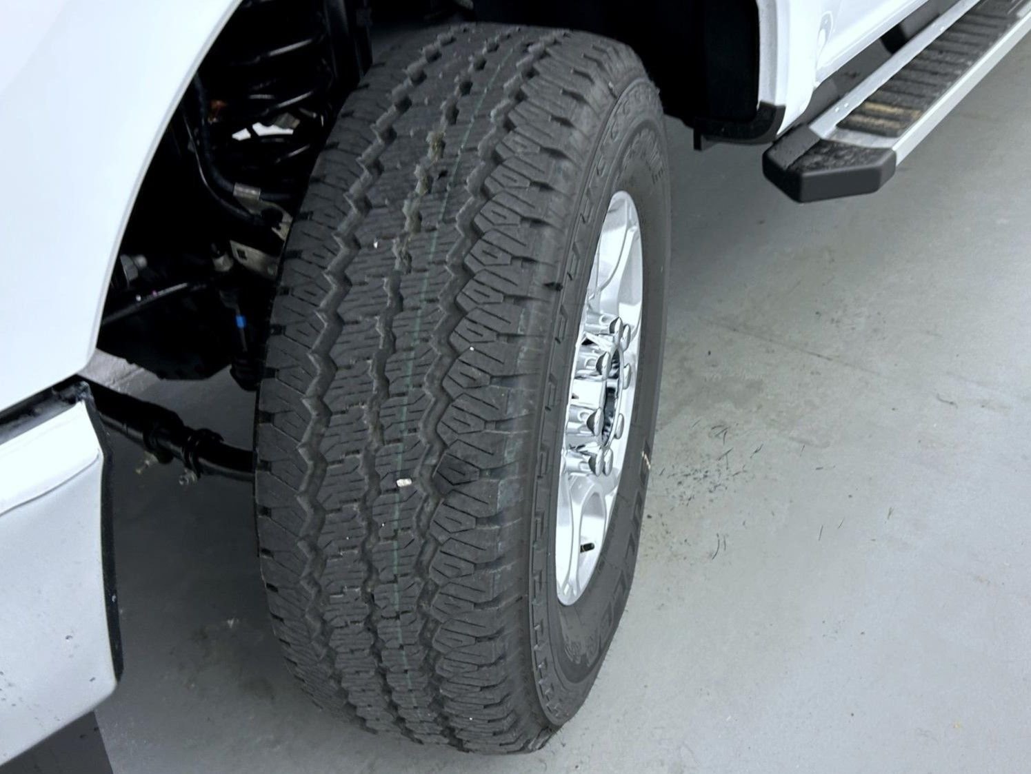 New 2026 Oxford White Ford XLT image 24