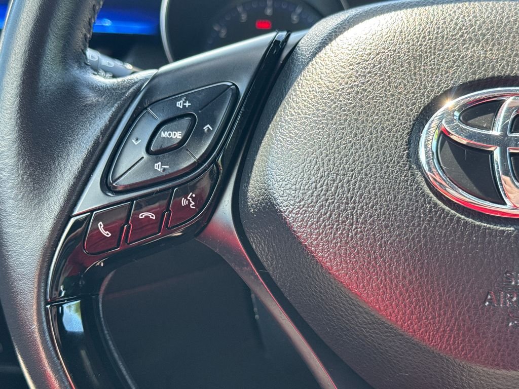 Certified Used 2020 White Toyota XLE image 19