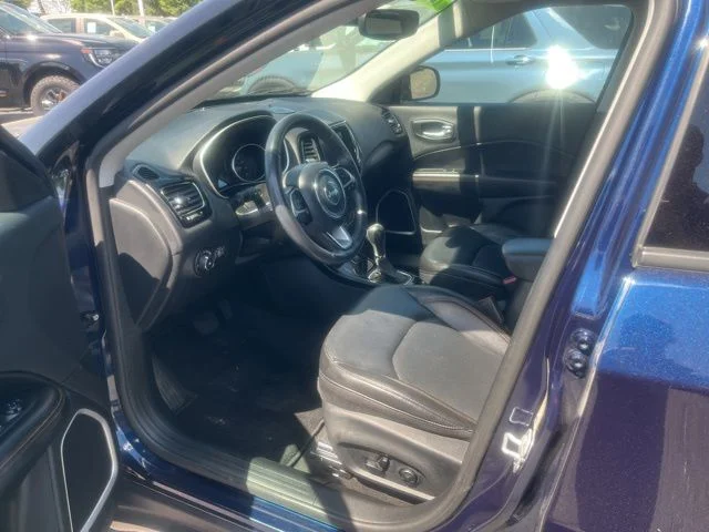 Used 2019 Jazz Blue Pearlcoat Jeep Limited image 8