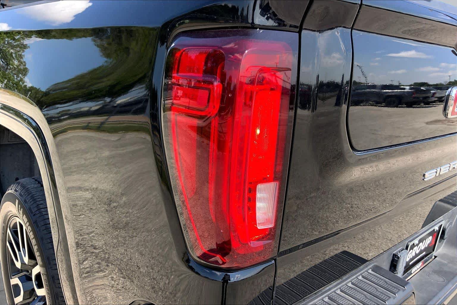 Used 2024 Onyx Black GMC AT4 image 28
