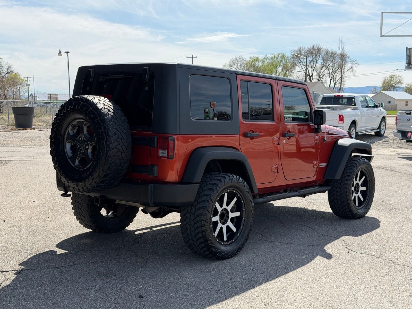 View vehicle photo 7