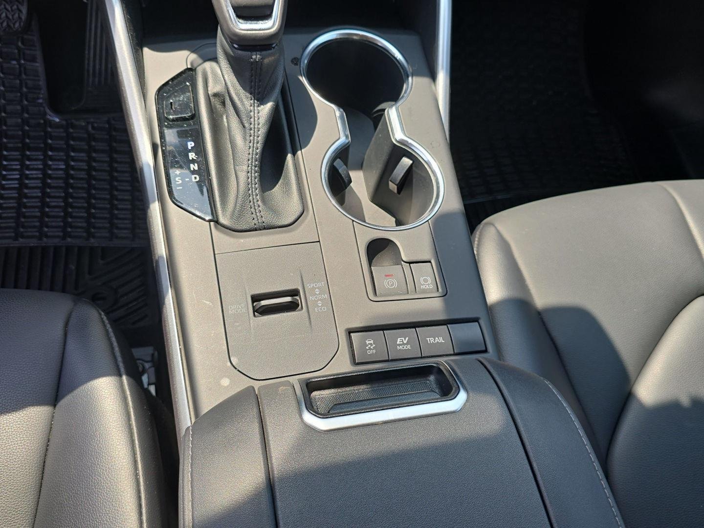 Used 2021 Moondust Toyota Hybrid XLE image 18