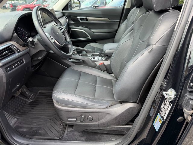 Used 2022 Black Kia EX image 8
