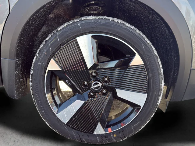 New 2026 Gun Metallic / Scarlet Ember Tintcoat Two-tone Nissan SR image 29