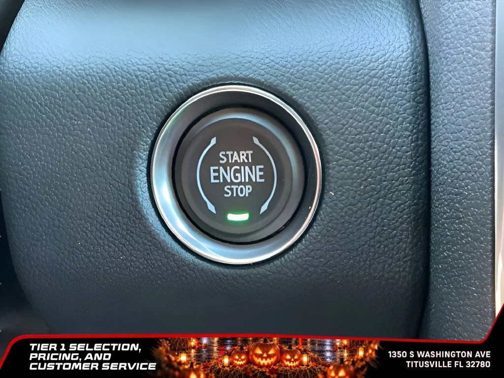 New 2026 Glacier White Tricoat GMC Elevation image 31