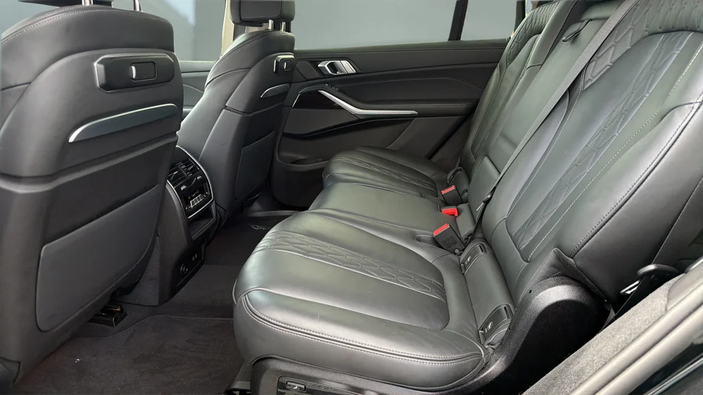 Used 2025 Black BMW xDrive40i image 20