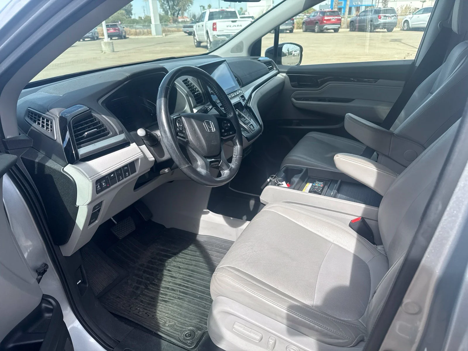Used 2018 Silver Honda Elite image 11