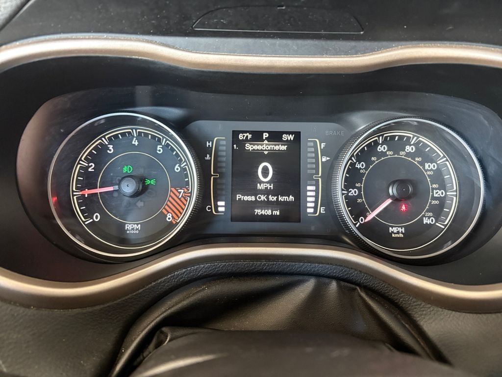 Used 2014 Black Jeep Latitude image 6
