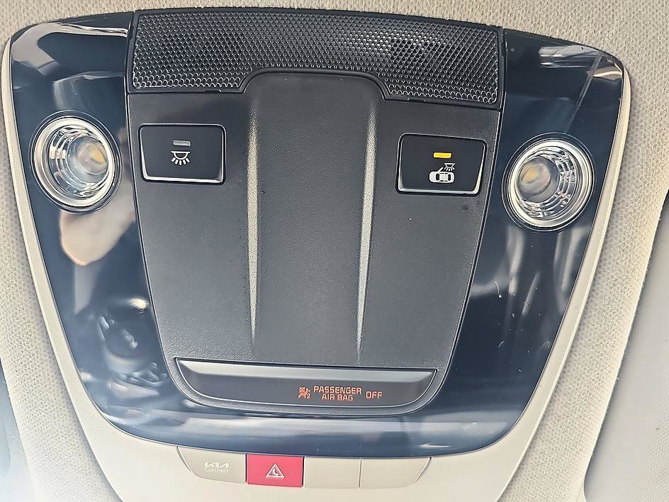 Used 2024 Pluton Blue/Black Roof Kia SX AWD image 29