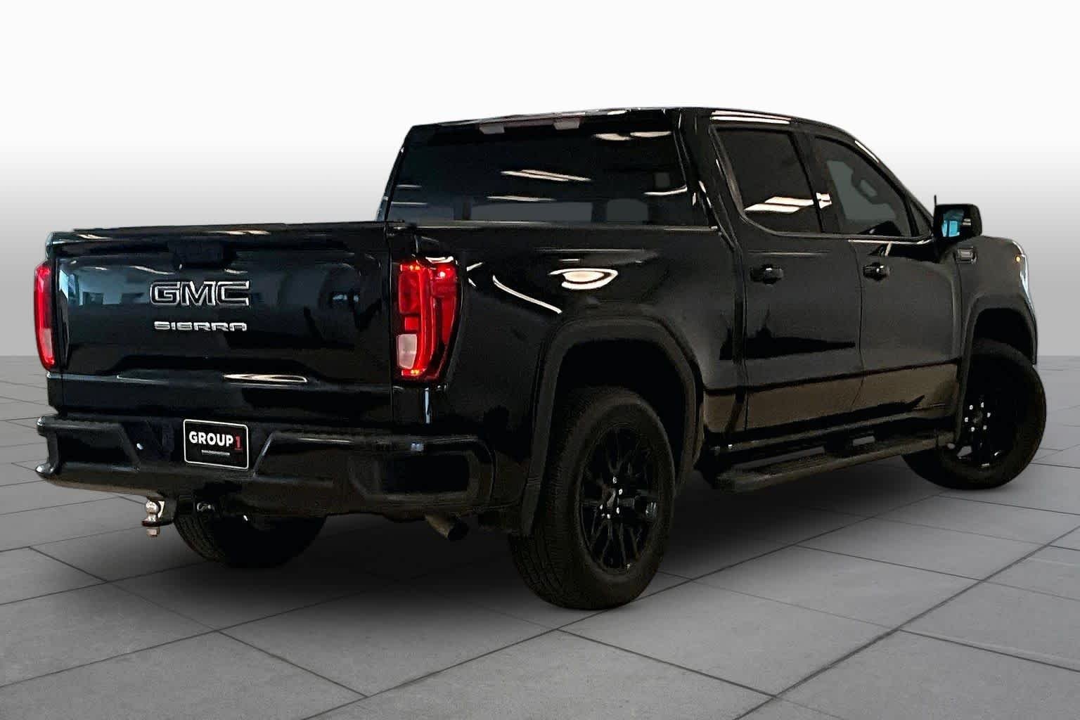 Used 2024 Onyx Black GMC Elevation image 12
