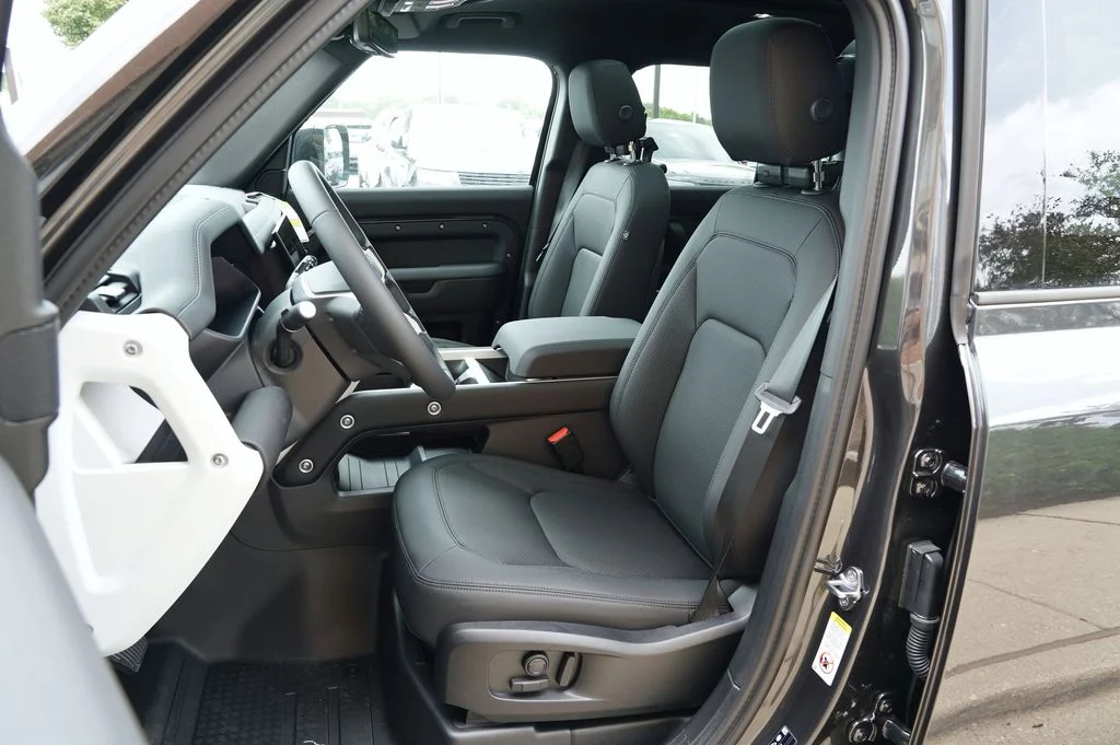 Used 2026 Gray Land Rover X-Dynamic SE image 11