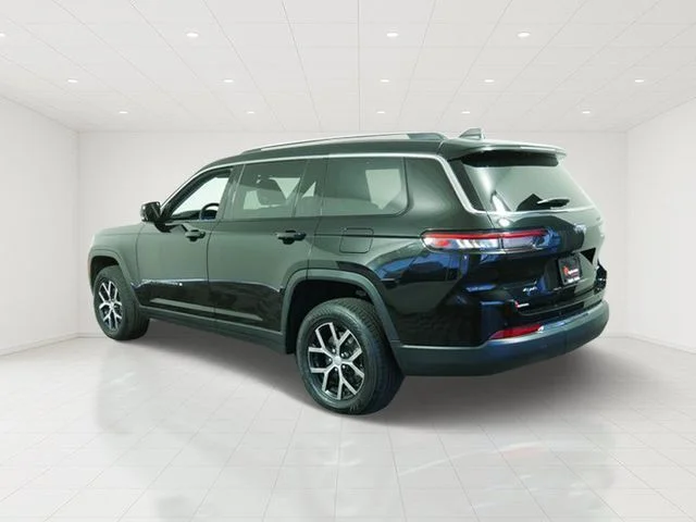 Used 2023 Black Jeep Limited image 5