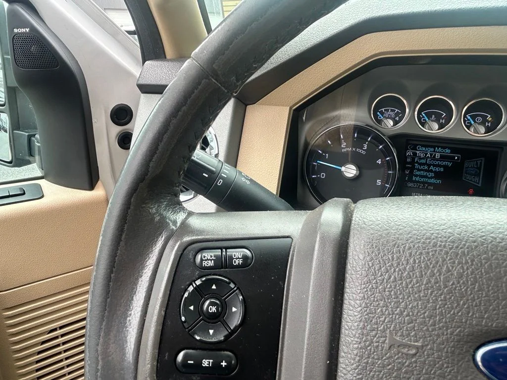 Used 2016 White Platinum Clearcoat Metallic Ford Lariat image 14