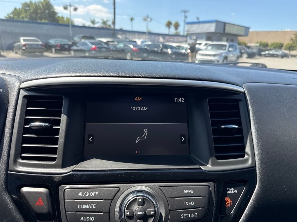 Used 2020 Gray Nissan S image 15