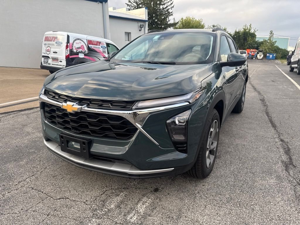 Used 2025 Gray Chevrolet LT image 44