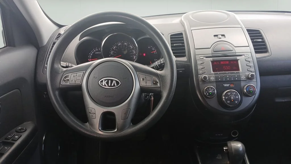 Certified Used 2011 Green Kia Plus image 11