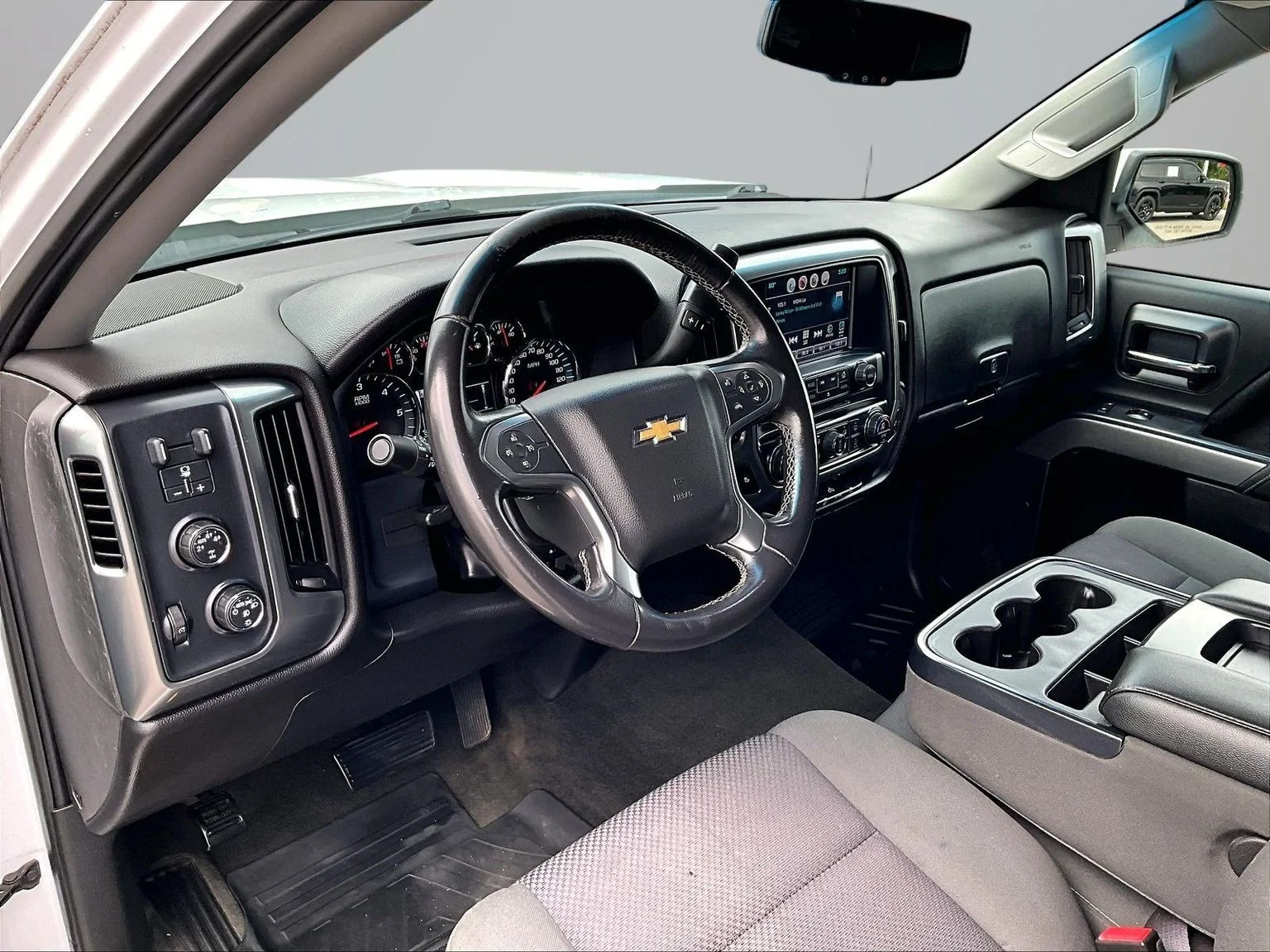 Used 2016 White Chevrolet LT image 15