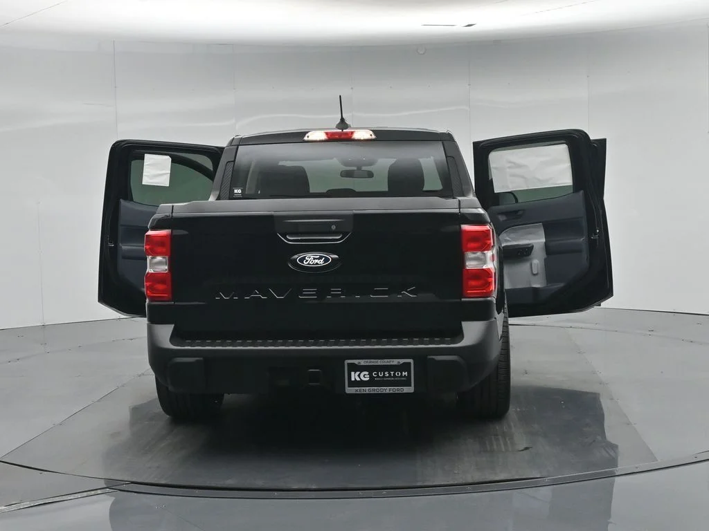 New 2026 Shadow Black Ford XLT image 29