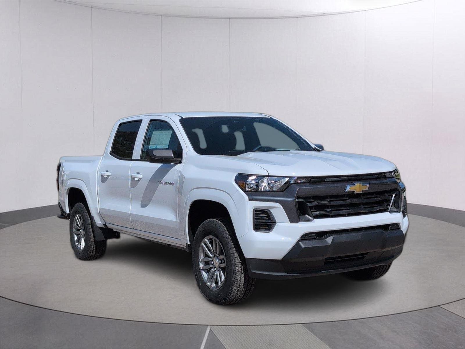 New 2026 Summit White Chevrolet LT image 8