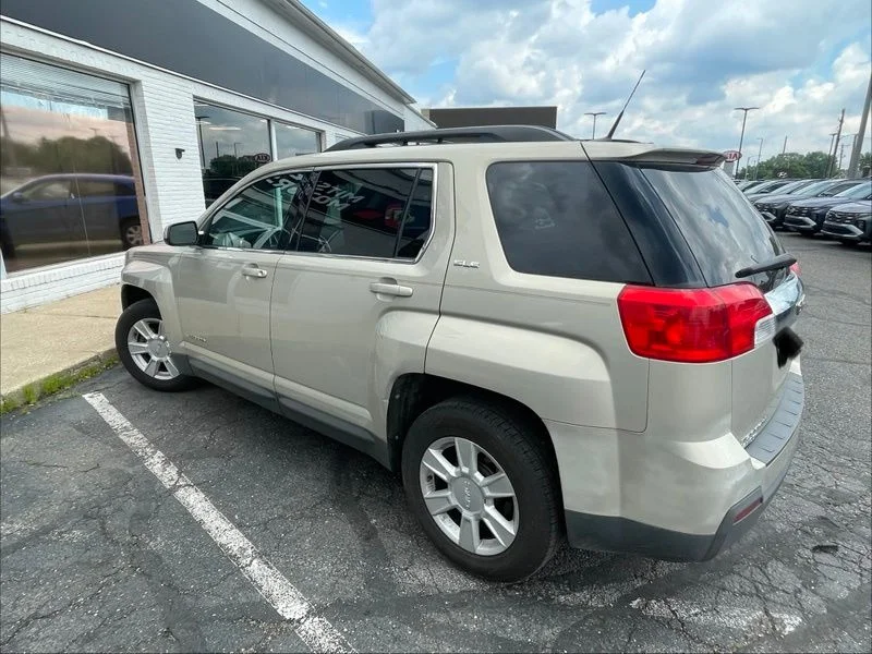 Used 2011 Gold GMC SLE-2 image 3