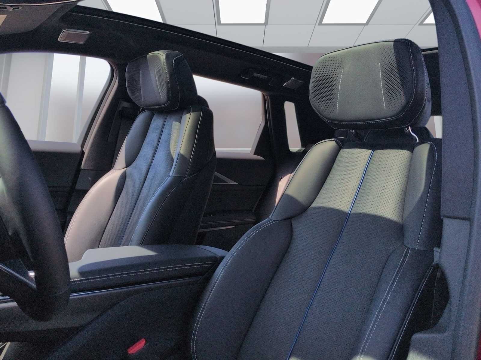 2026 Cadillac LYRIQ V - Photo 24