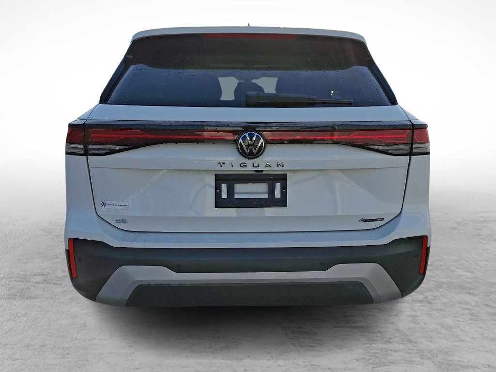 Used 2025 White Volkswagen 2.0T SE image 5