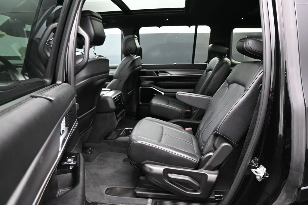 Used 2025 Black Jeep Series III image 27