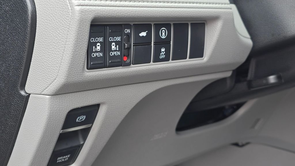Used 2022  Honda EX-L image 26